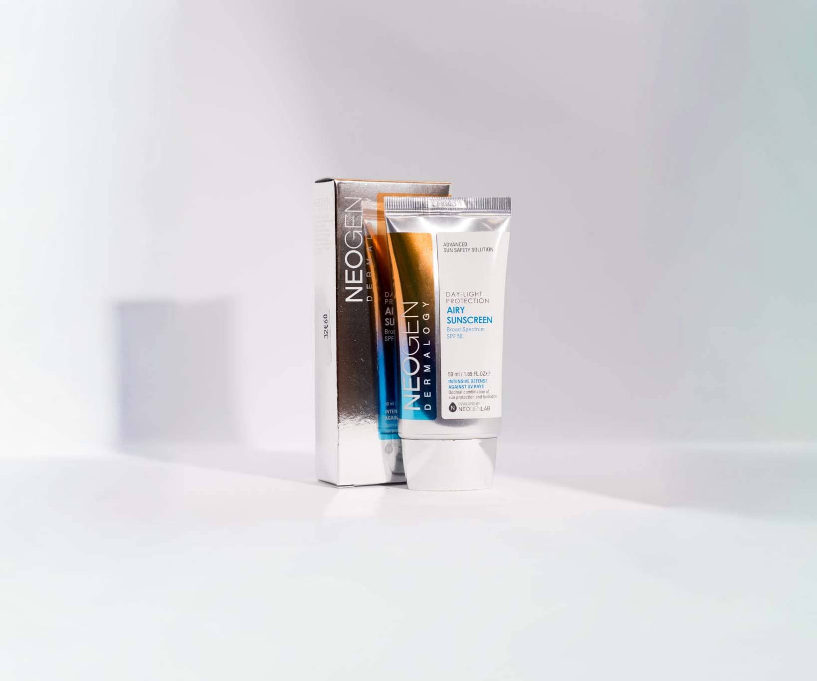 Airy Sunscreen Dermalogy Day-Light Protection